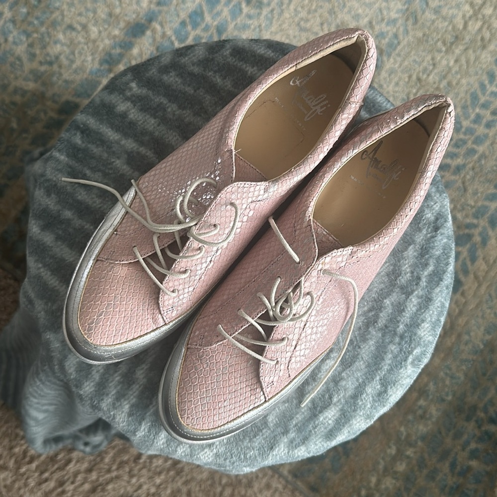 Size 11 - Amalfi - Like New Flat Shoes - Lace Up
